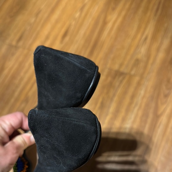 Elegant Black Flats with Colorful Beaded Design - Picture 7 of 9